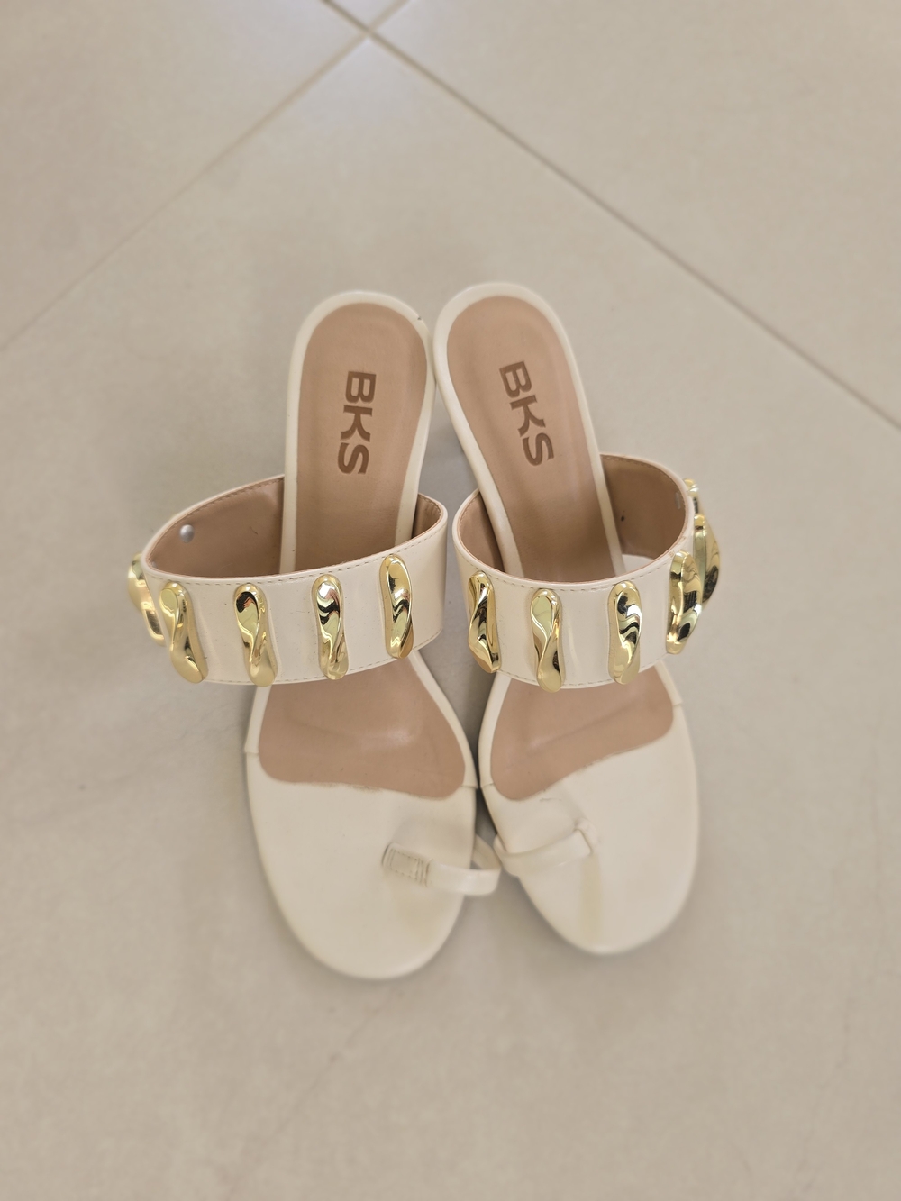Women's Cream Slide Mules with Gold Accents - Size 7